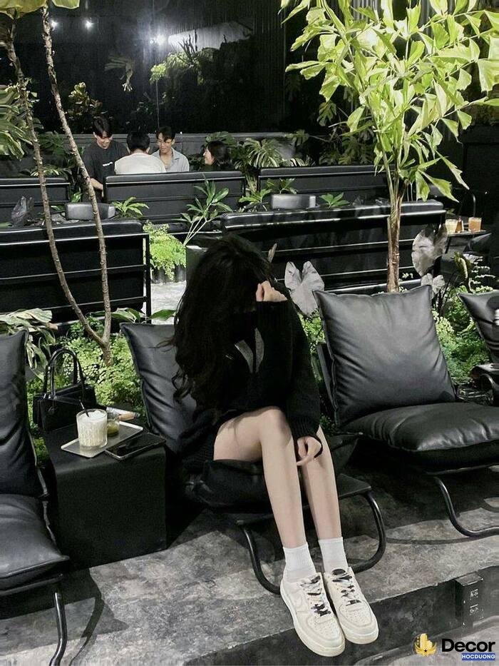 gái xinh che mặt chụp gương mirror selfie