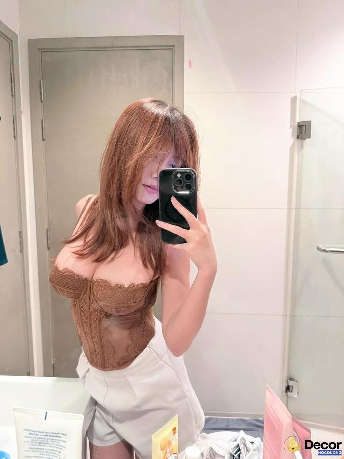 gái xinh che mặt dễ thương