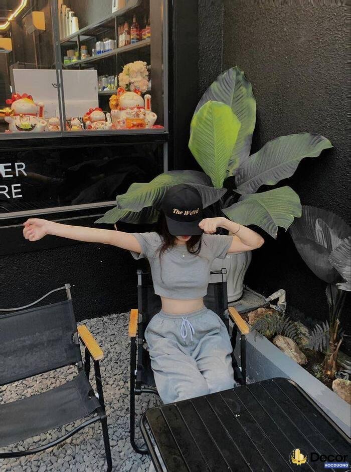 gái xinh che mặt outfit cá tính