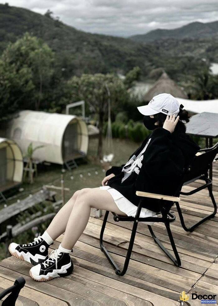 gái xinh che mặt outfit oversize