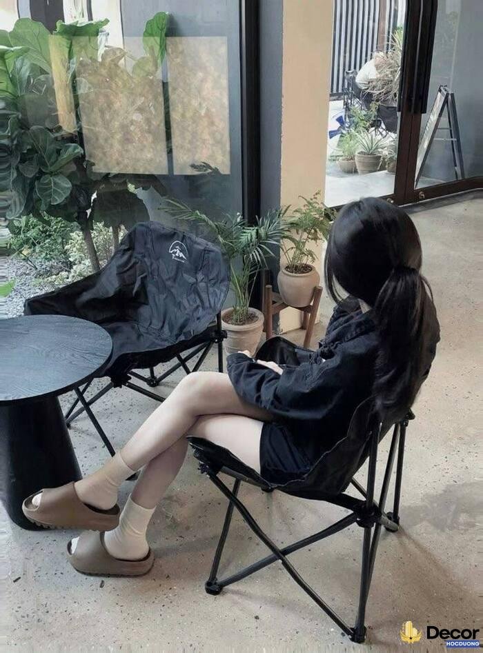 gái xinh che mặt phong cách học sinh