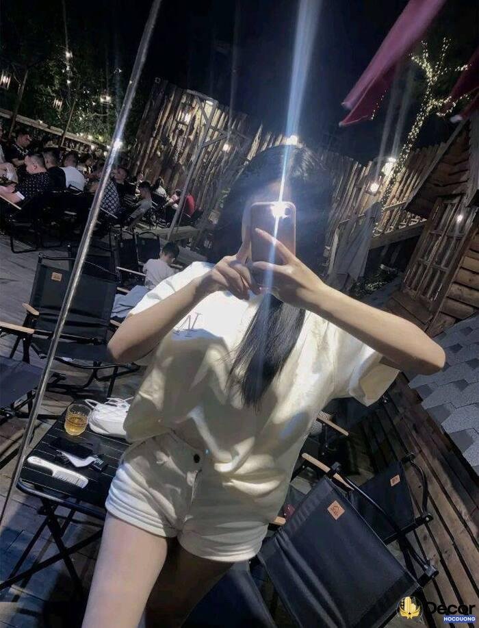 gái xinh che mặt style streetwear