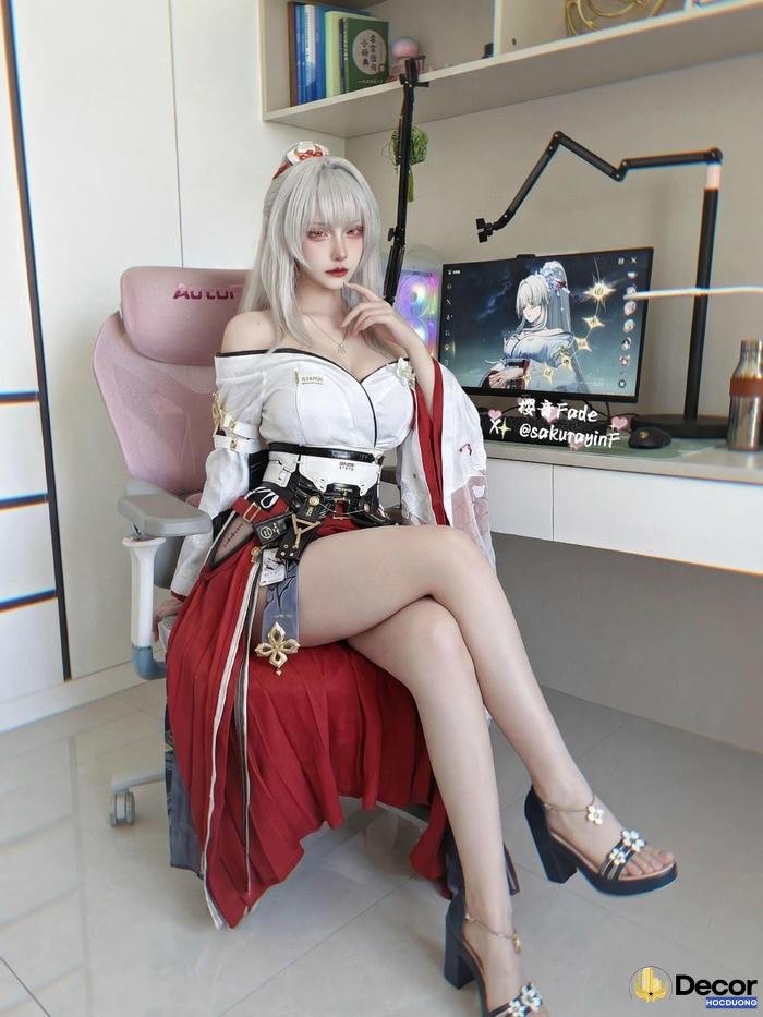 gái xinh cosplay chụp ngoài trời