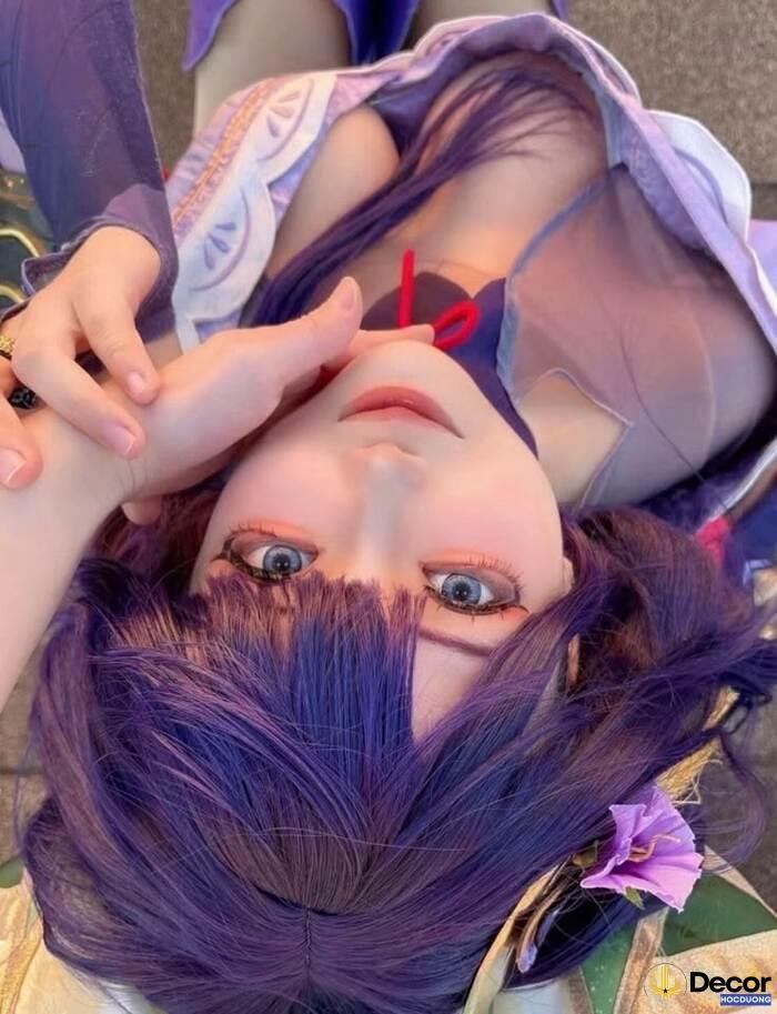 gái xinh cosplay tông màu nổi bật