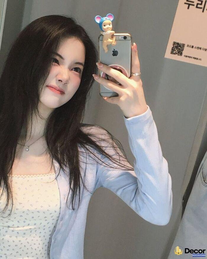 gái xinh cười thần thái trong trẻo