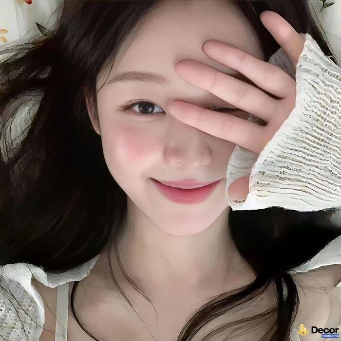 gái xinh cười vibe năng động