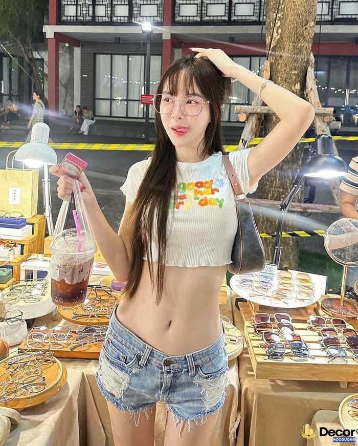 gái xinh đeo kính xinh xắn