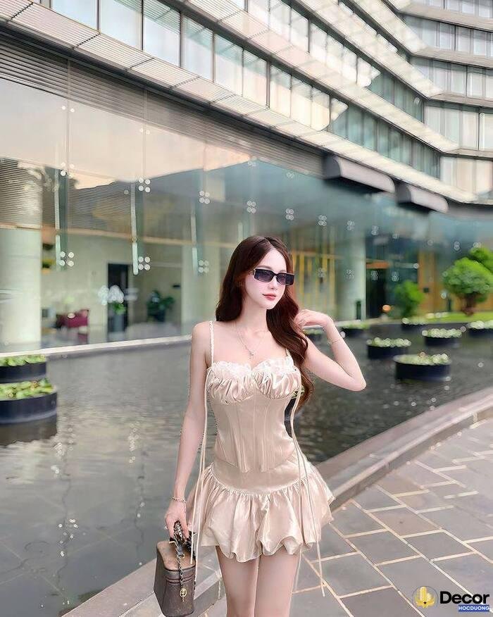 gái xinh mặc váy ngắn outfit nổi bật