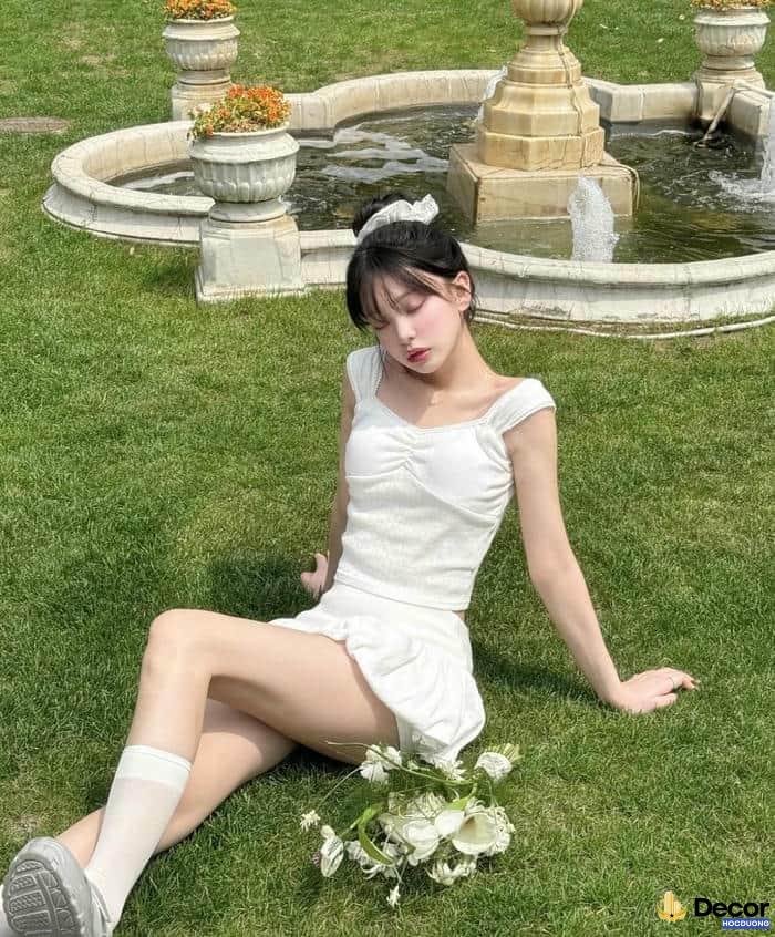 gái xinh mặc váy ngắn trẻ trung