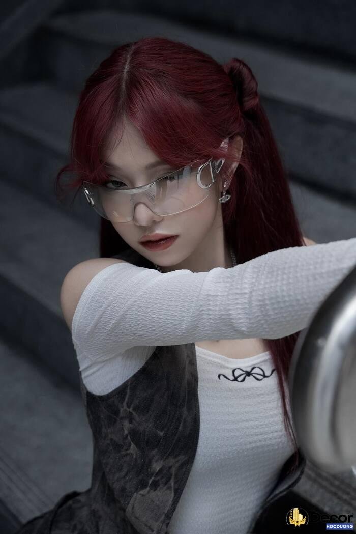 gái xinh ngầu tạo dáng cool ngầu ciin