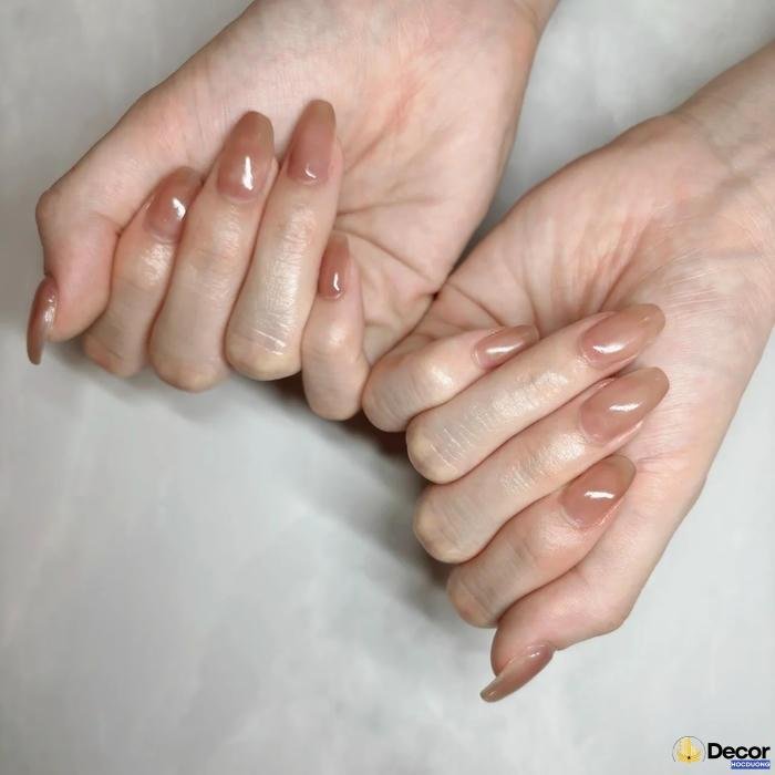 nail màu nâu đơn giản