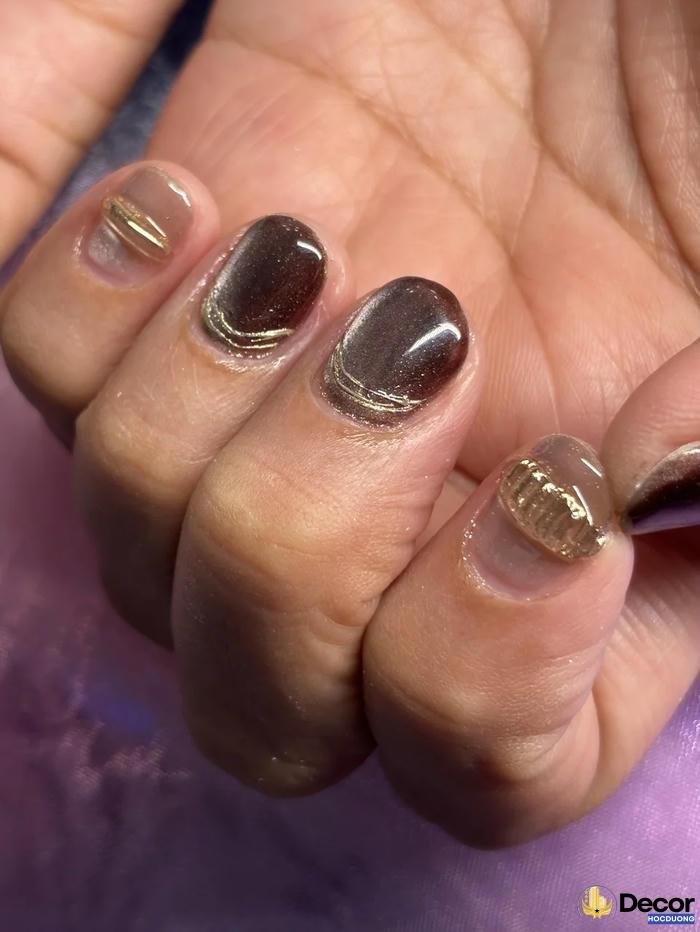 nail màu nâu tinh tế