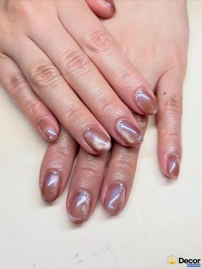 nail màu nude thẩm mỹ