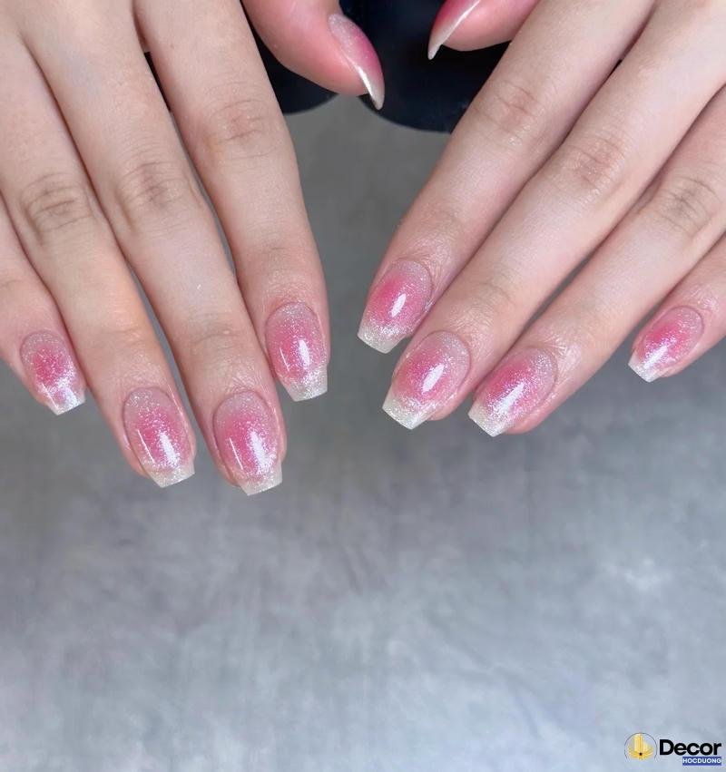 nail màu thạch hồng ấn tượng