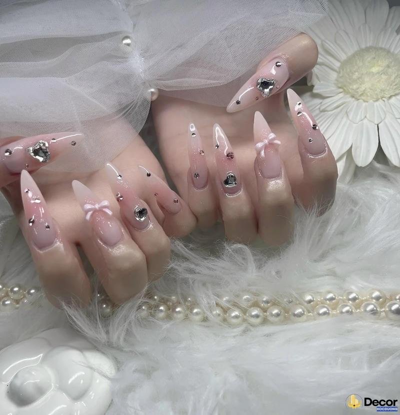 nail màu thạch hồng phong cách