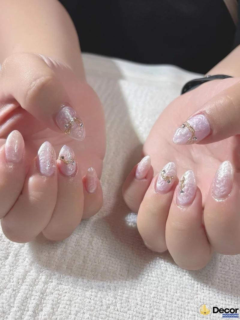 nail màu tím nổi bật