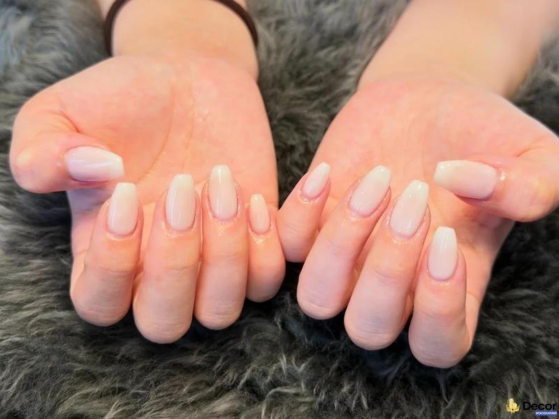 nail màu trắng dễ thương