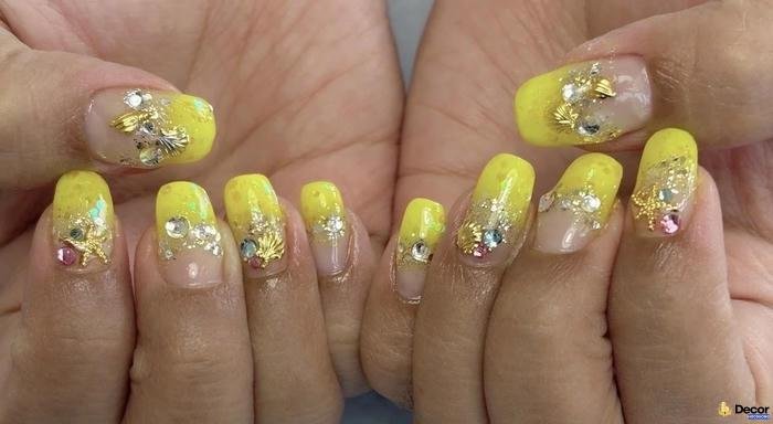nail màu vàng đẹp mắt