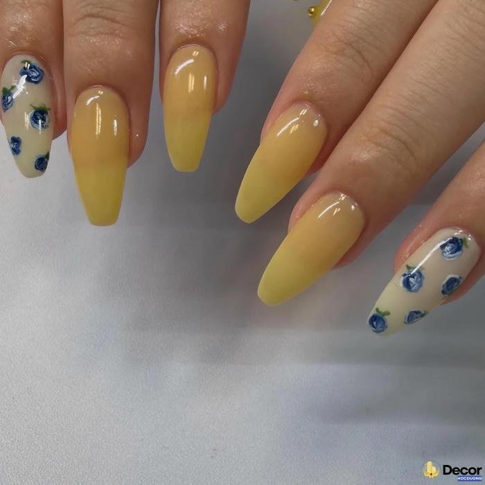 nail màu vàng sáng tạo