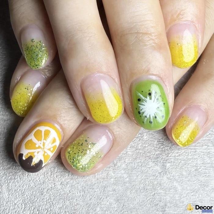 nail màu vàng sang trọng