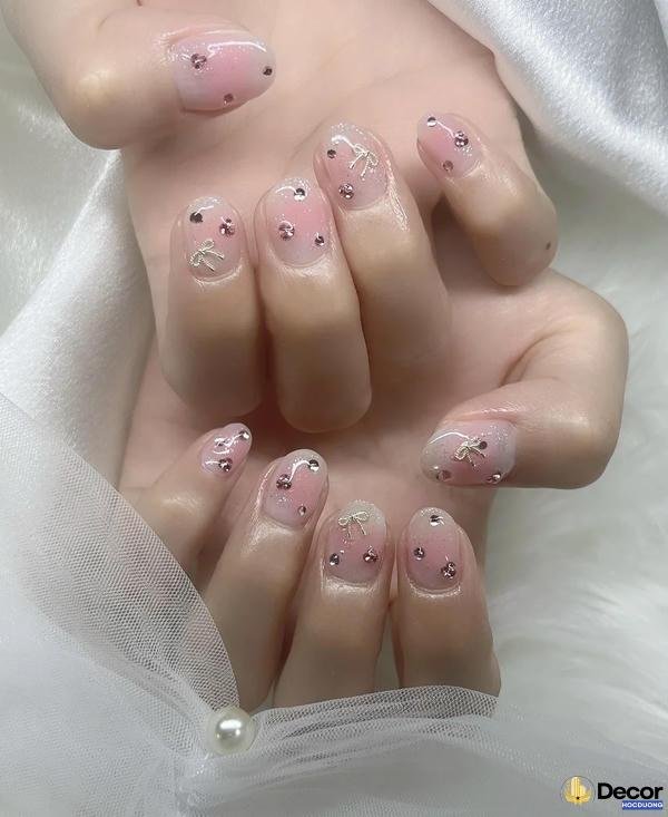 nail móng ngắn hiện đại