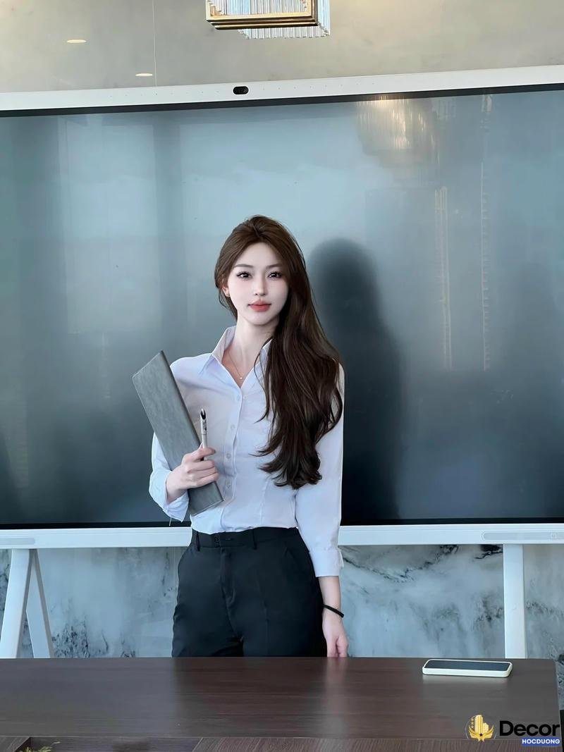 Loạt ảnh gái xinh công sở độc quyền
