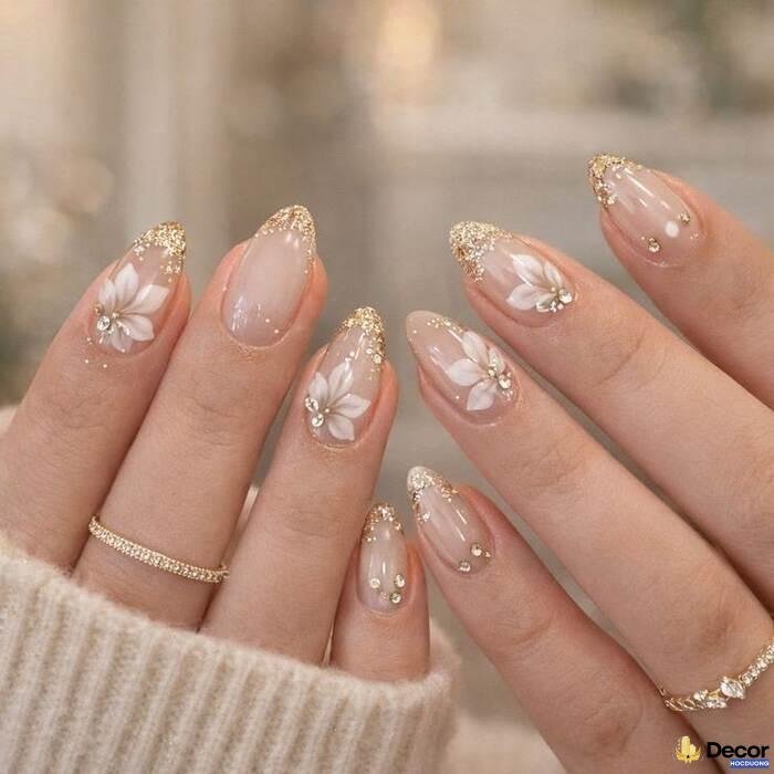 ảnh nail nhũ trendding cực xinh