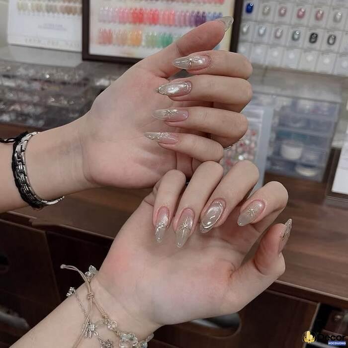 ảnh nail nhũ trendding siêu xinh