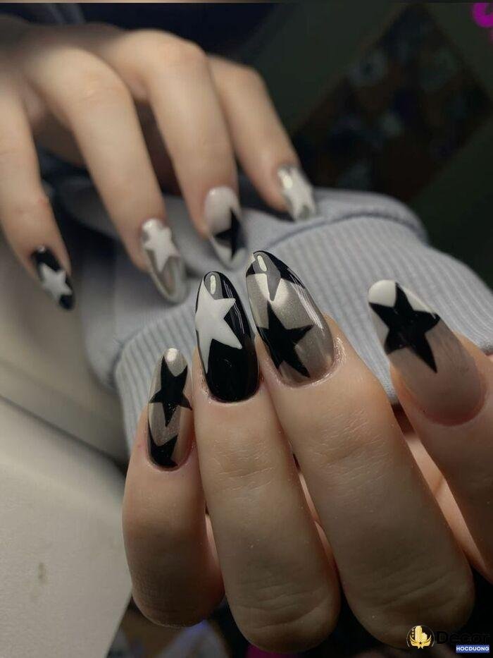 ảnh nail tráng gương bạc cool hot