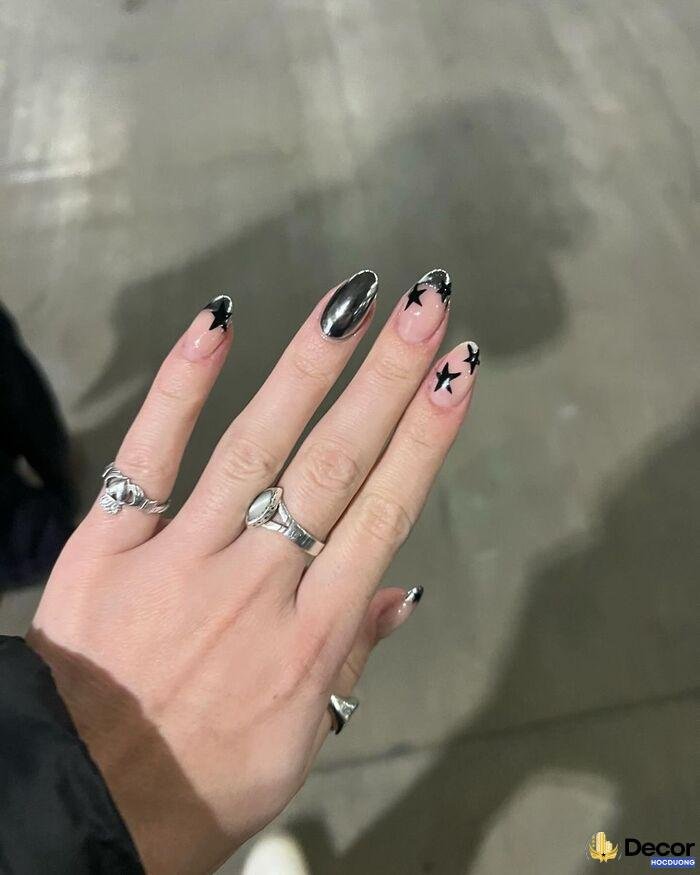 ảnh nail tráng gương bạc đẹp