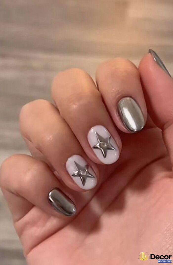 ảnh nail tráng gương bạc trending đẹp nhất