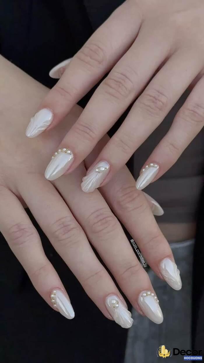ảnh nail trắng xinh