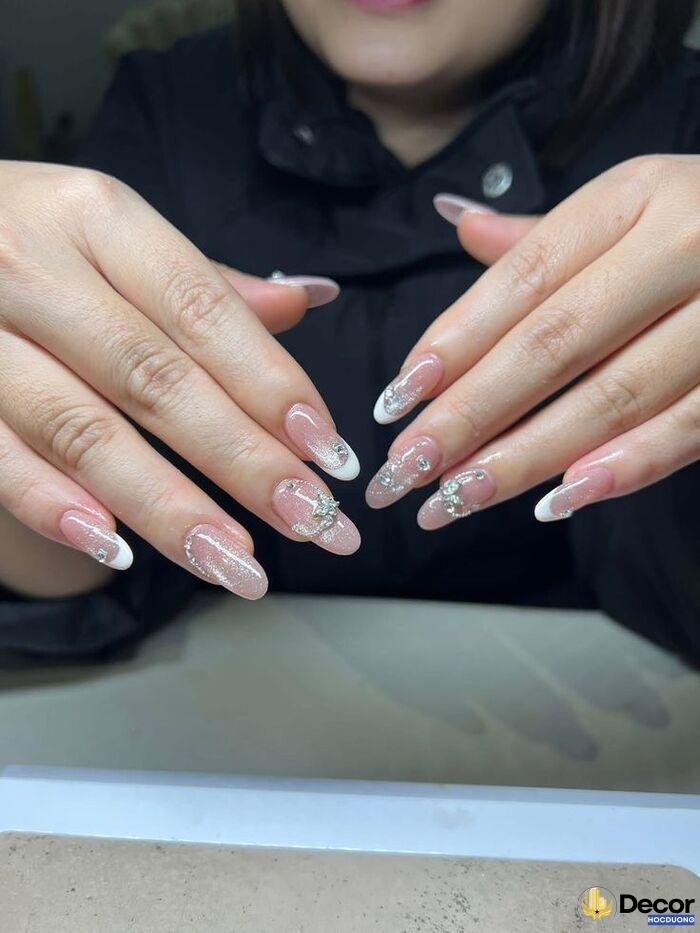 ảnh nail trong suốt cực sang