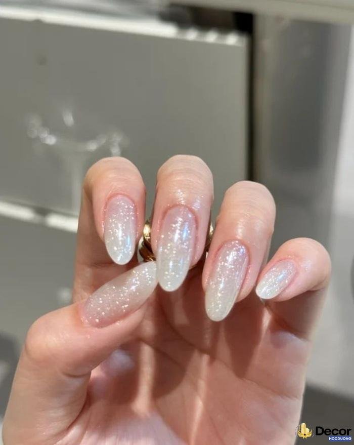 ảnh nail trong suốt đẹp sang