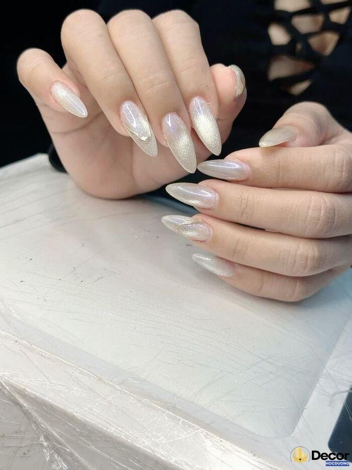 ảnh nail trong suốt siêu sang