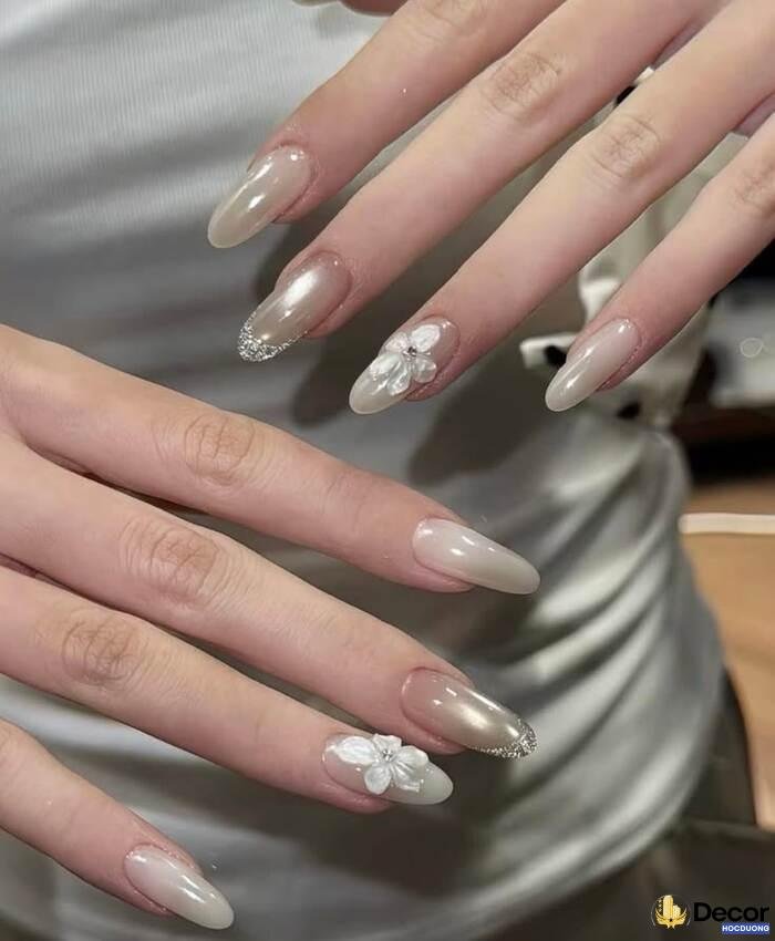 ảnh nail trong suốt trend