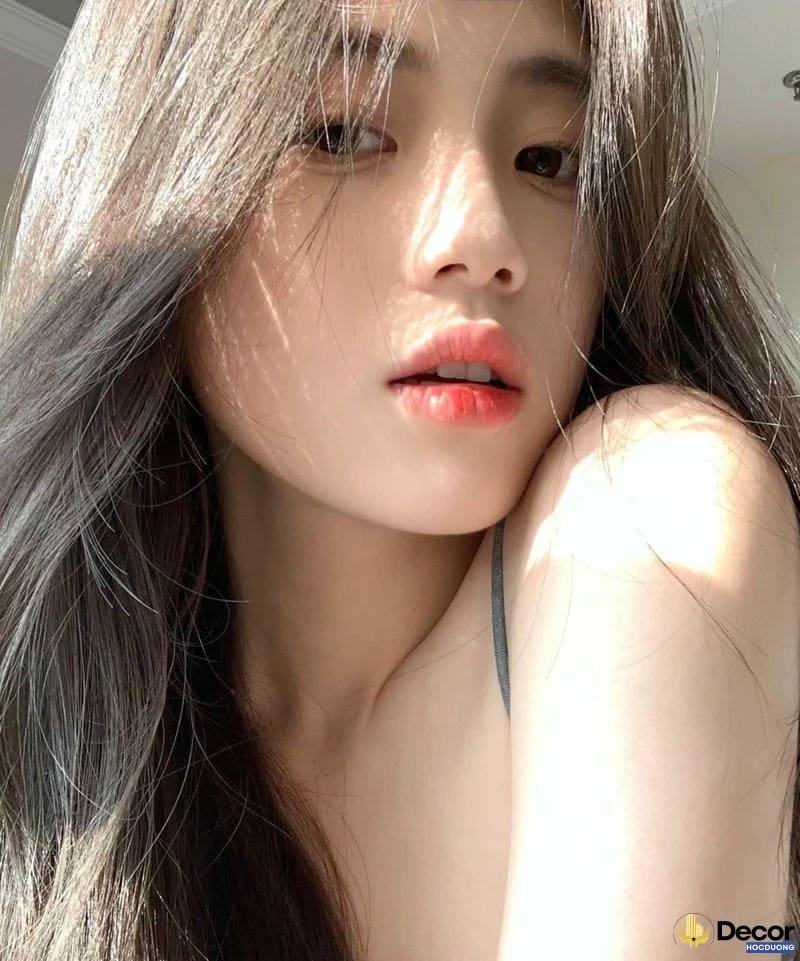 gái xinh 18 tuổi thanh lịch