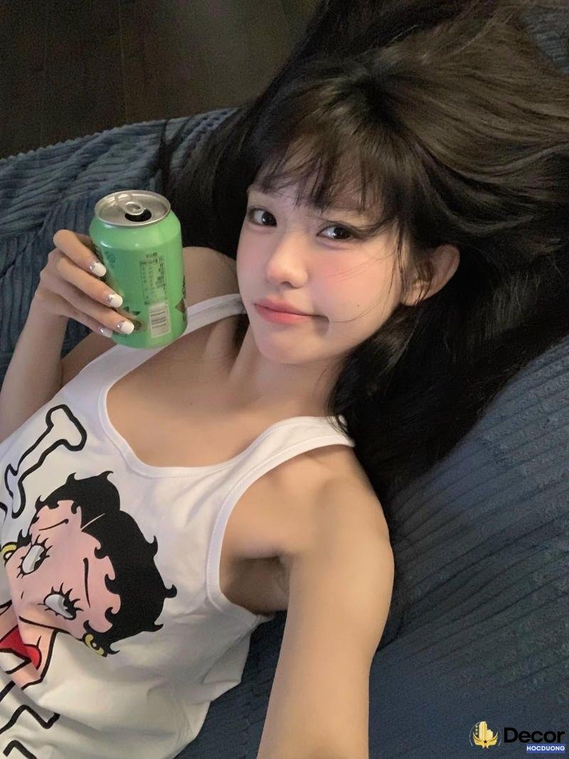 gái xinh 2k3 chụp ngoài trời