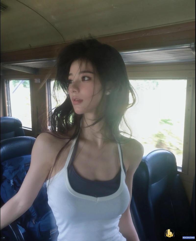 gái xinh 2k3 chụp selfie