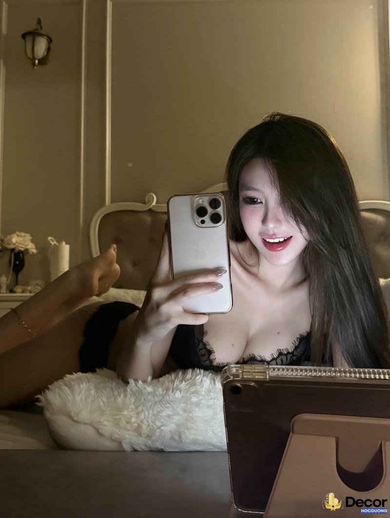 gái xinh 9x chụp trong studio