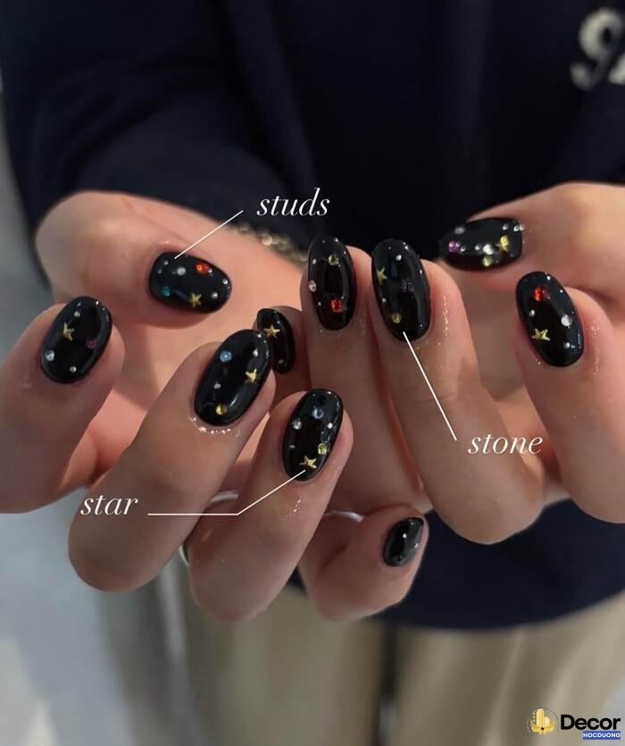 nail trắng đen cool