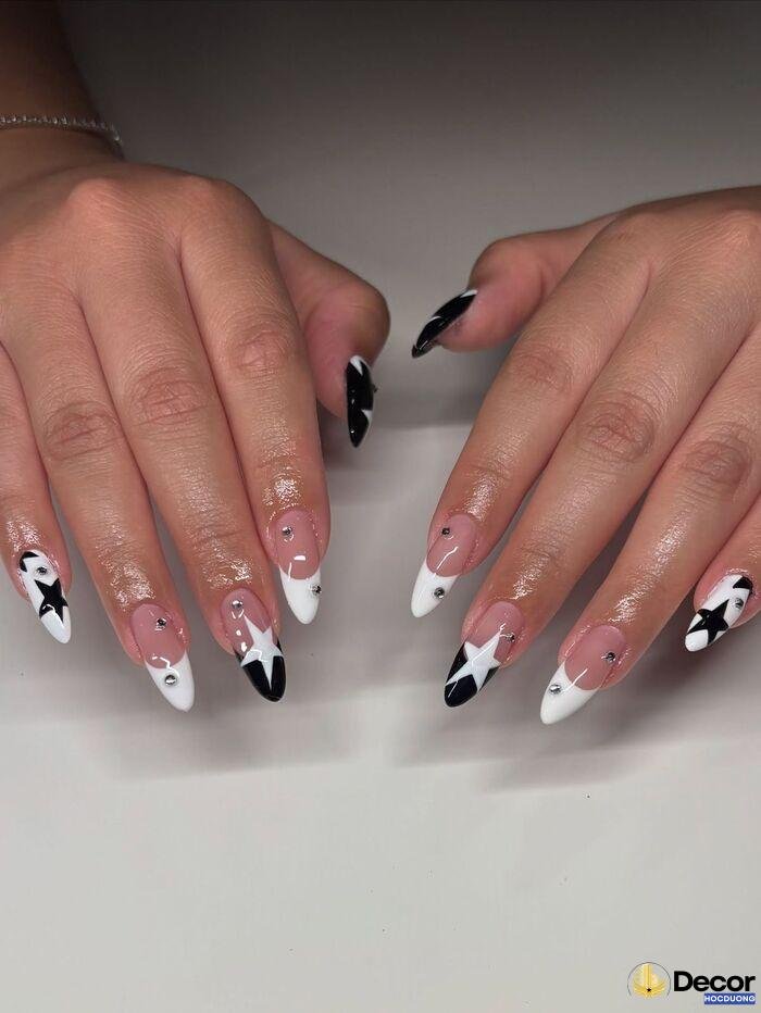 nail trắng đen cực ngầu