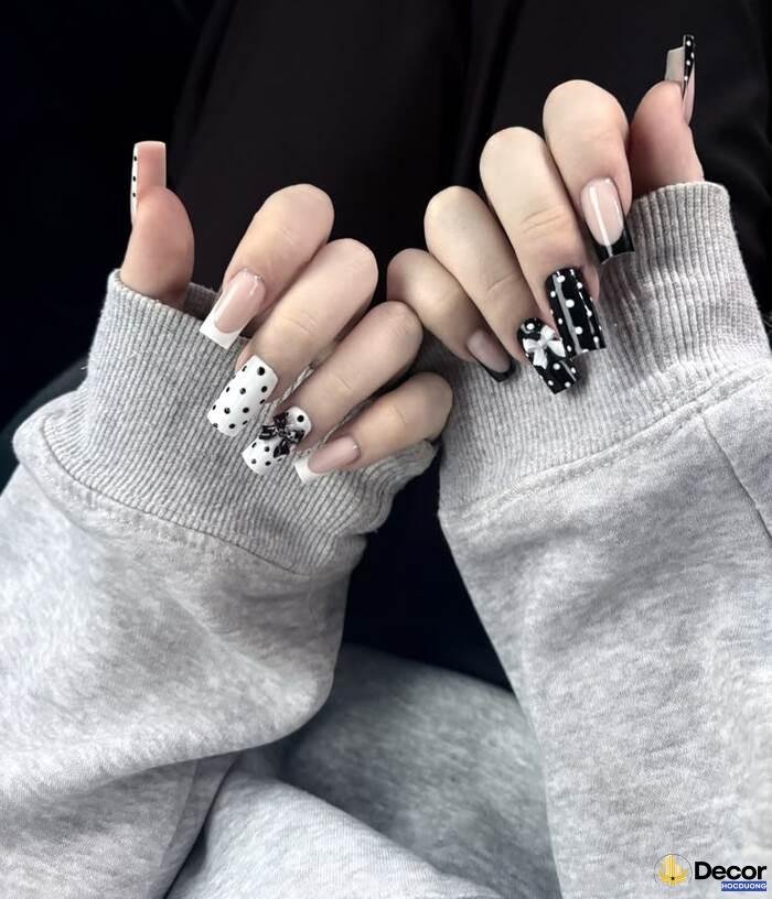 nail trắng đen hot nhất