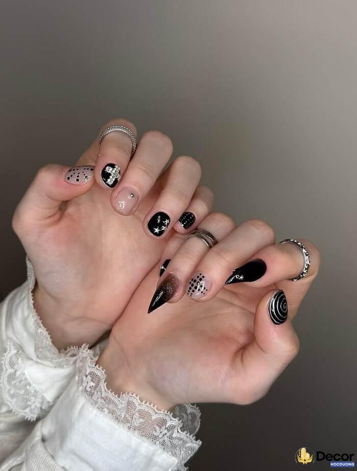nail trắng đen slay