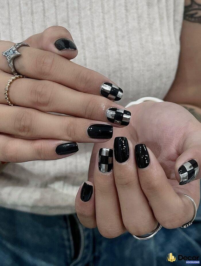 nail trắng đen