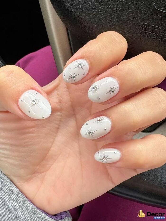 nail trắng đẹp yêu
