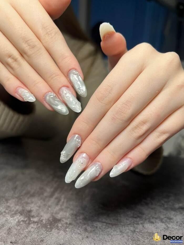nail trắng hot