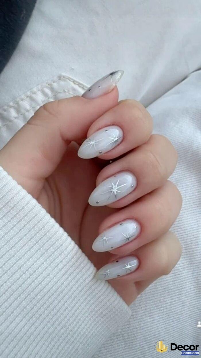 nail trắng xinh yêu