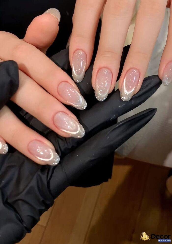 nail trong suốt sang