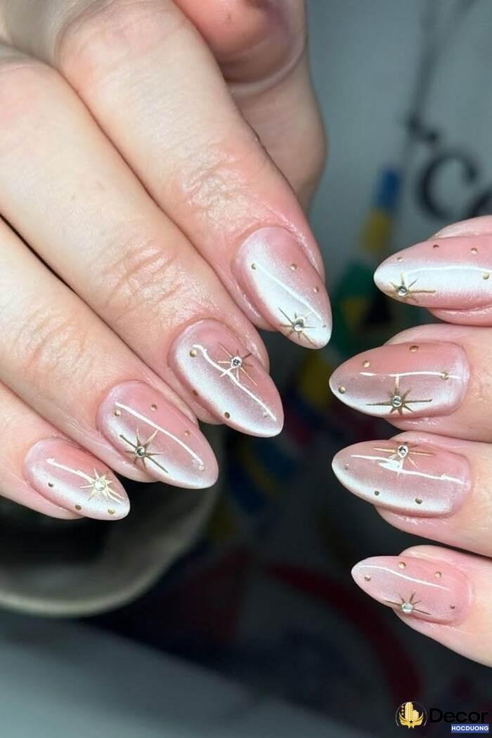 nails pink trend